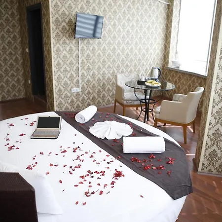 Safir Hotel 4*