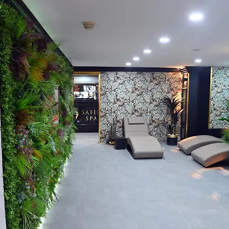 Safir Hotel 4*