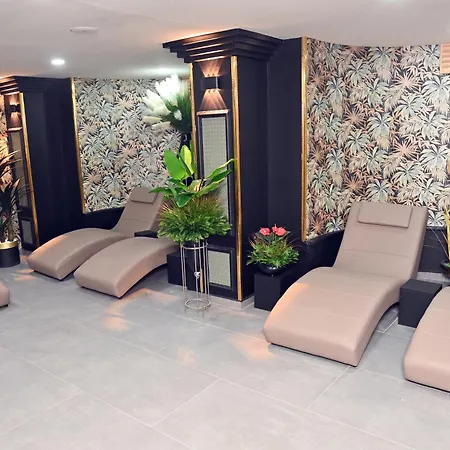 Hotel Safir 4*