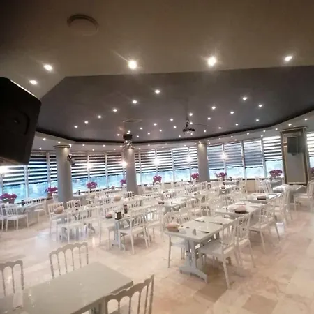 Safir Hotel 4*