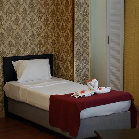Safir Hotel 4*